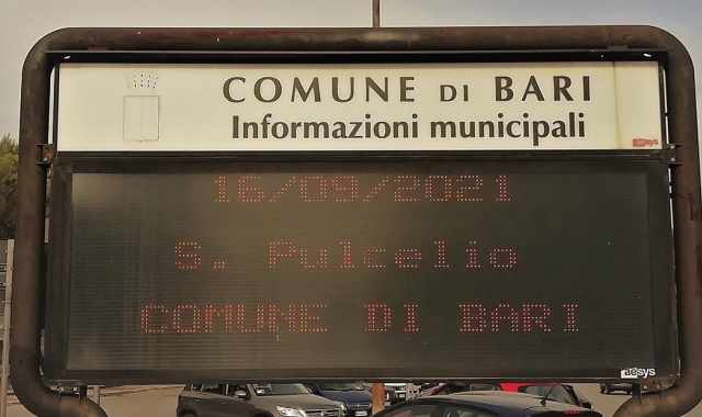 Bari, a Japigia un "irriverente" cartello informativo storpia il nome del santo del giorno